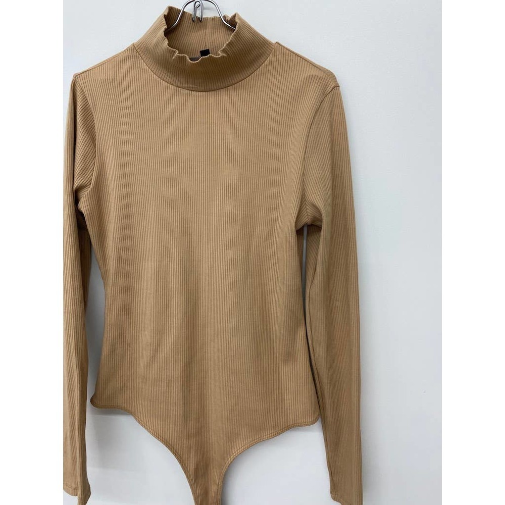Lulu's Nude ribbed body suit - Picture 3 of 4